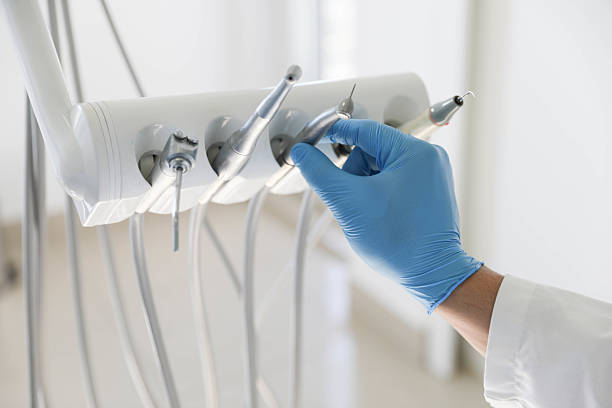 Professional Emergency Dentist technician working in Bystrom, CA